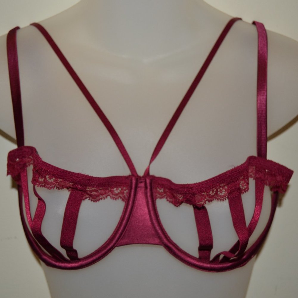 Victoria's Secret cupless lace purple bra Small EUC no tag